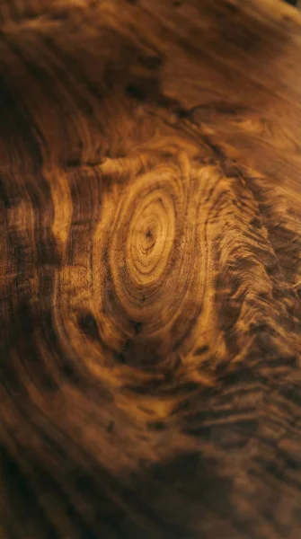 Барная стойка Слэб ореха с живым краем, без смолы